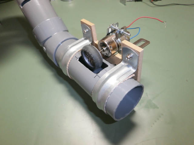 MDF材にマブチモーターを取付け塩ビパイプを使った自作卓球マシンの製作